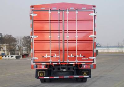 豪沃牌國(guó)六5.15米倉(cāng)柵式運(yùn)輸車