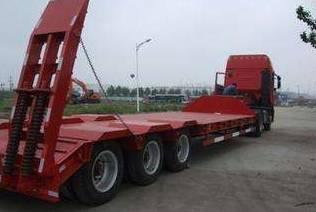 交通部剛為卡車(chē)司機(jī)辦了10件大事 嚴(yán)打油耗子,研究取消運(yùn)輸許可證,貨車(chē)司機(jī)參加社保 一定要看